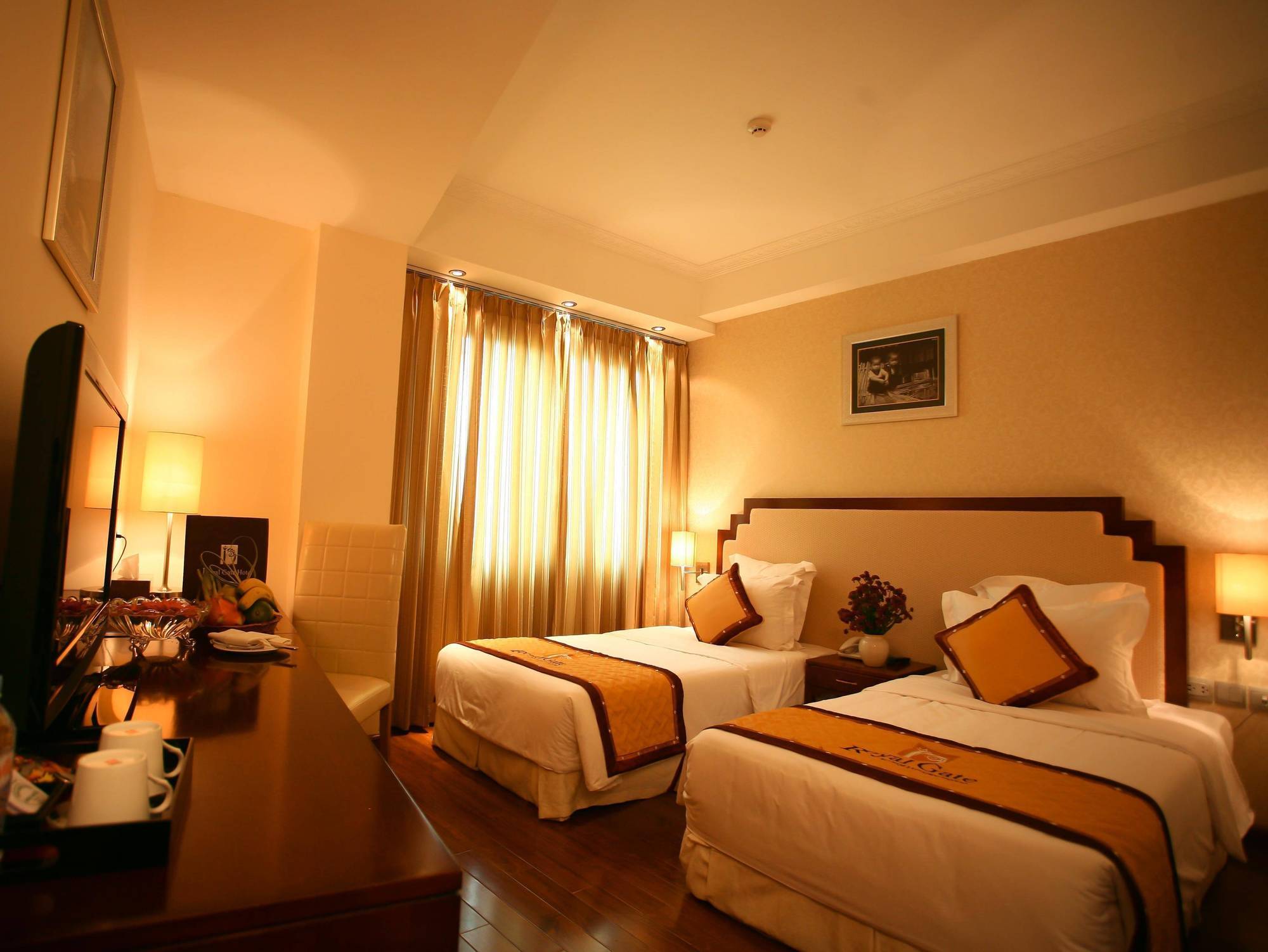 Royal Gate Hotel Ханой Екстериор снимка