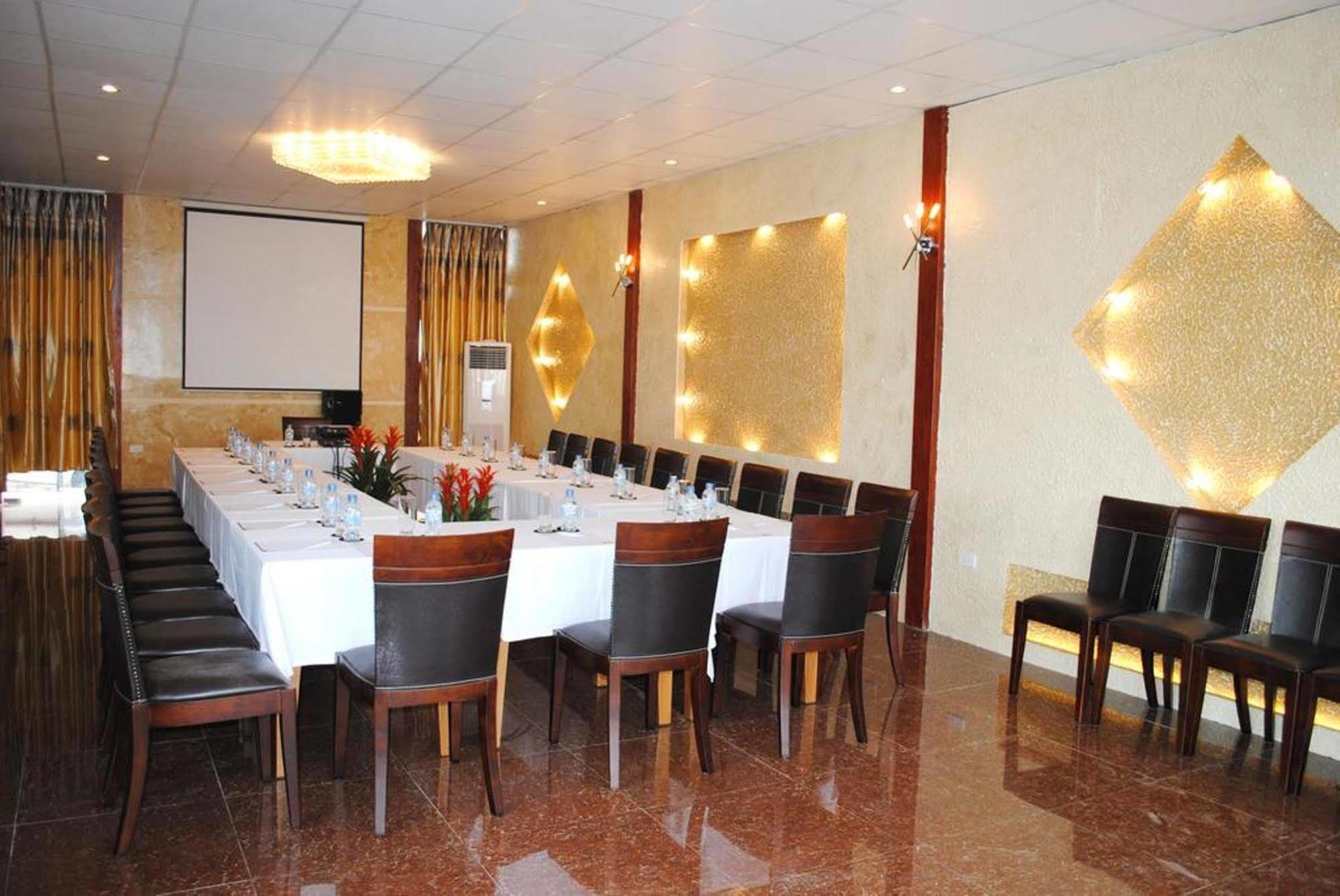 Royal Gate Hotel Ханой Екстериор снимка