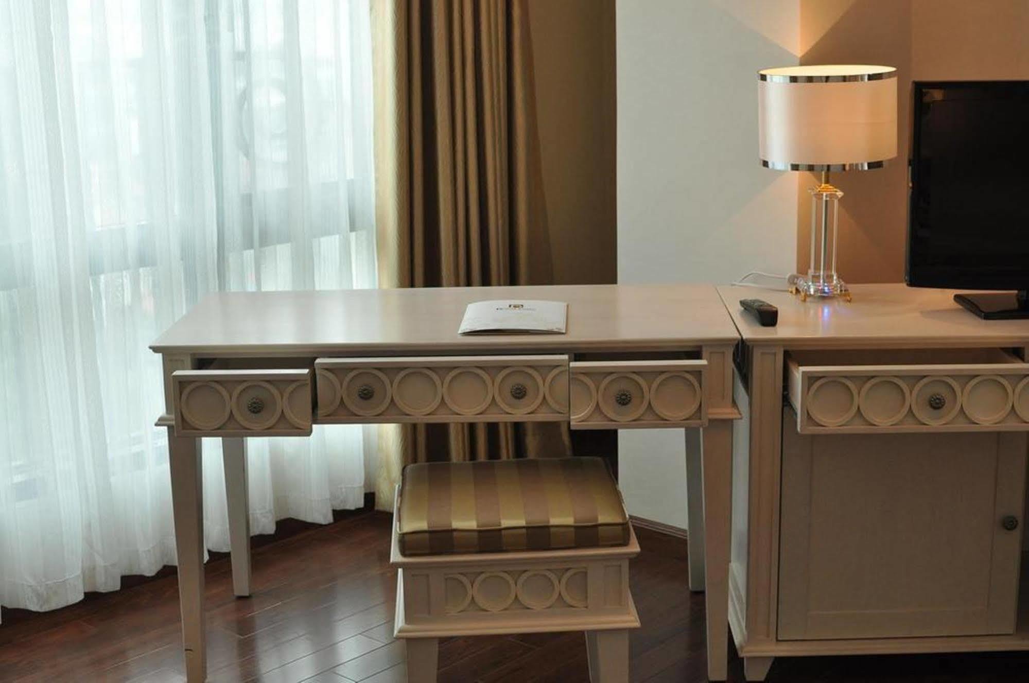 Royal Gate Hotel Ханой Екстериор снимка