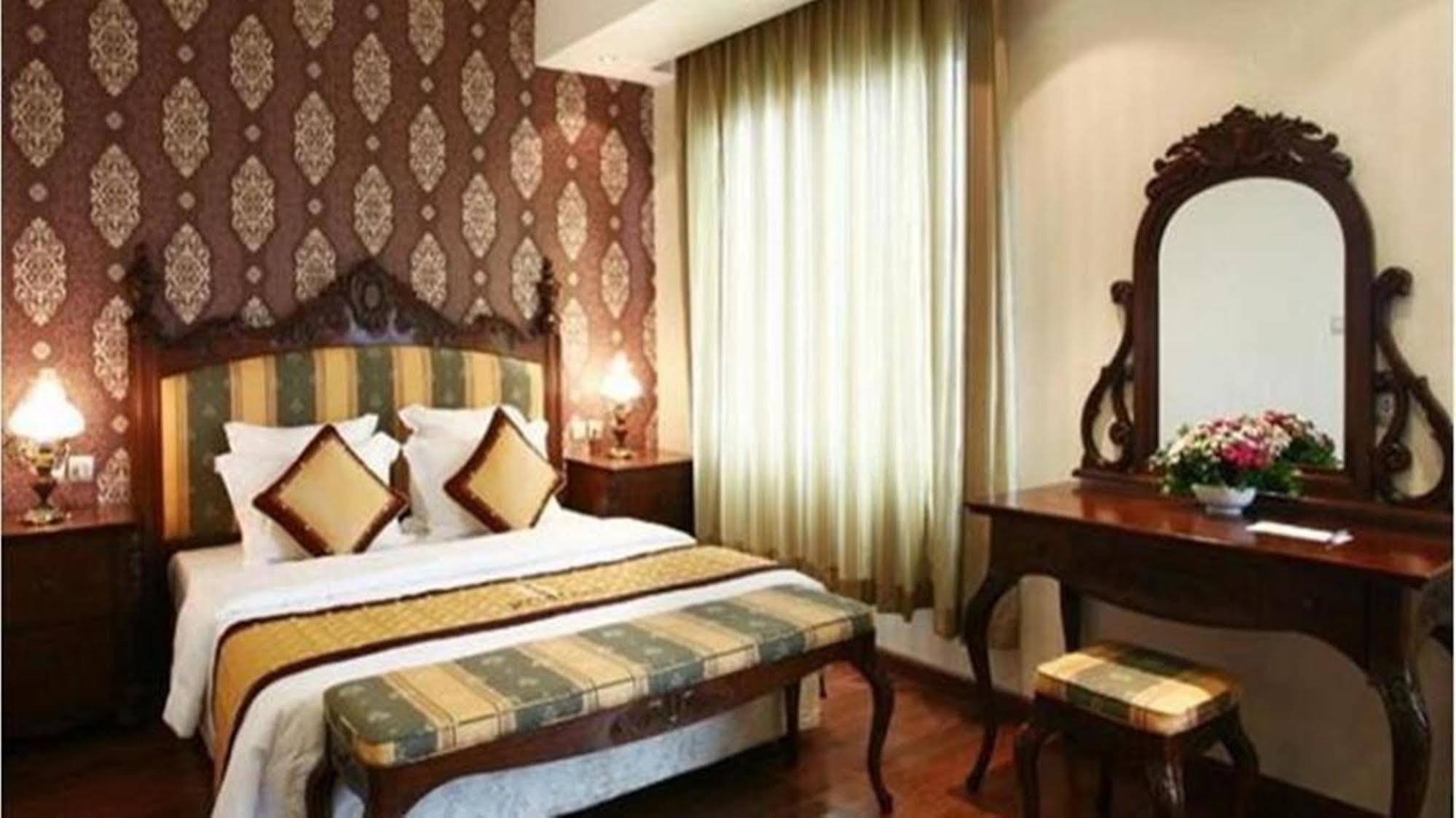 Royal Gate Hotel Ханой Екстериор снимка
