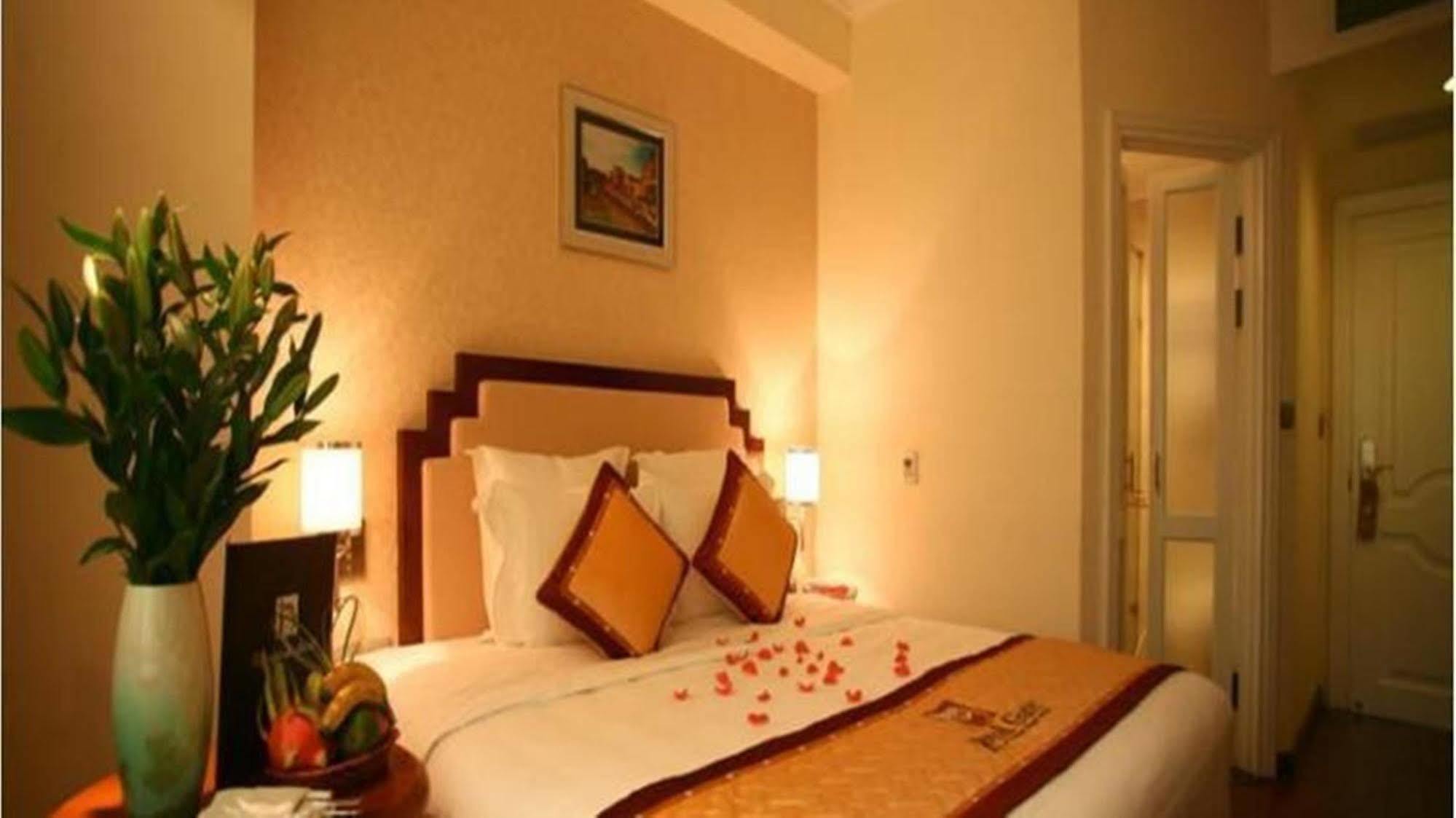 Royal Gate Hotel Ханой Стая снимка