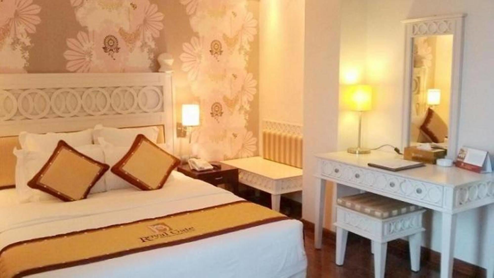 Royal Gate Hotel Ханой Екстериор снимка